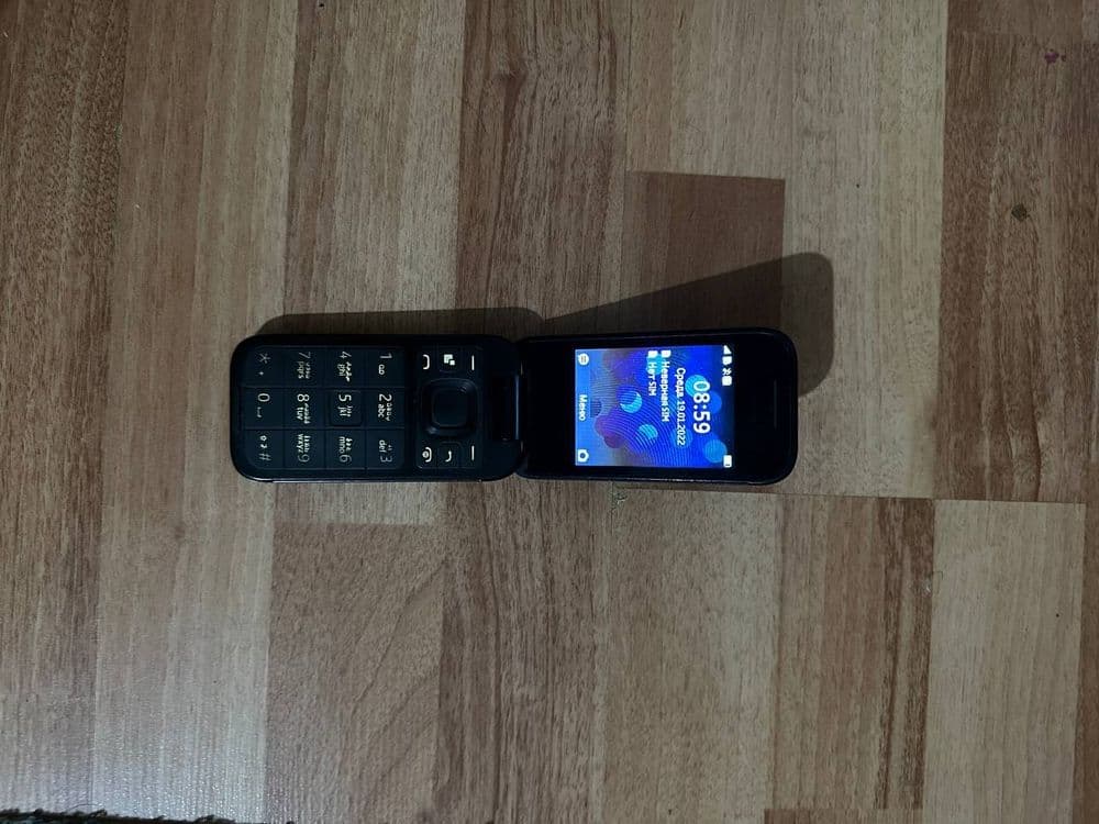 Nokia  ochilib yopiladigan — 2