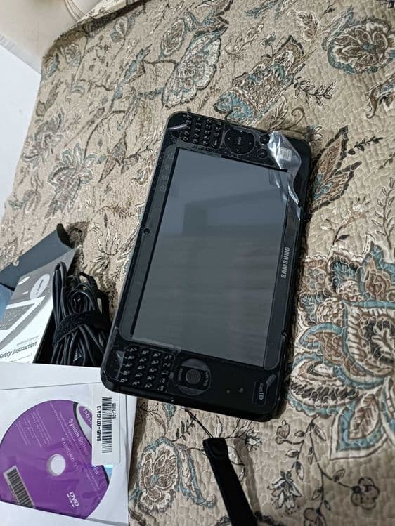 Samsung Q1 Ultra — 4