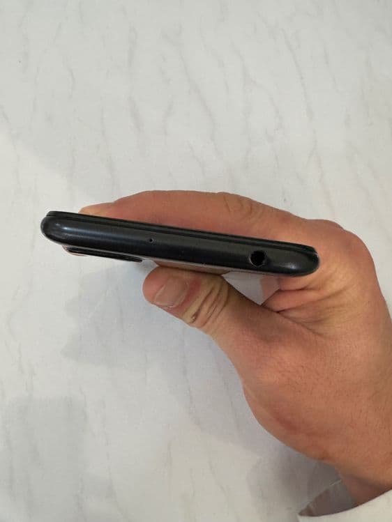 redmi  6A  16 gb  xolati yaxshi — 2