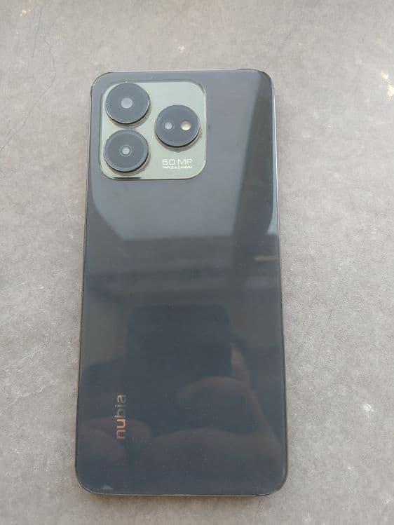 Nubia V60 (8+10GB) 256 igravoy — 2