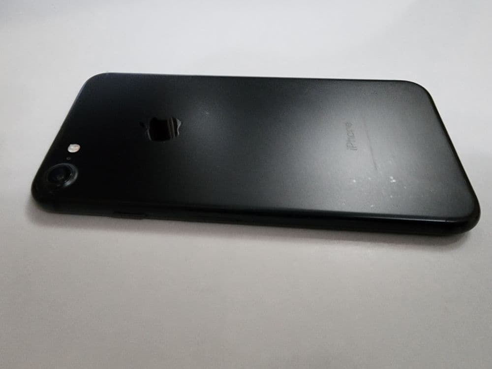 Iphone 7 Matte Black 32GB Bat 100% srochna Toshkenda
Xotirasi 32GB
Bat — 2