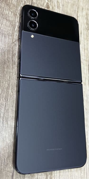 Продам Samsung Galaxy Z Flip 4 Б.У Внутренний экран не работает — 3