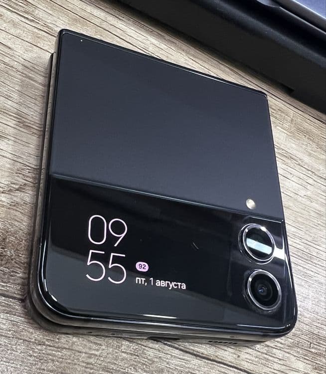 Продам Samsung Galaxy Z Flip 4 Б.У Внутренний экран не работает — 4