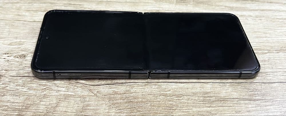 Продам Samsung Galaxy Z Flip 4 Б.У Внутренний экран не работает — 6