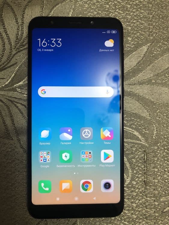Телефон Redmi 5+ память 3/32 гб — 1