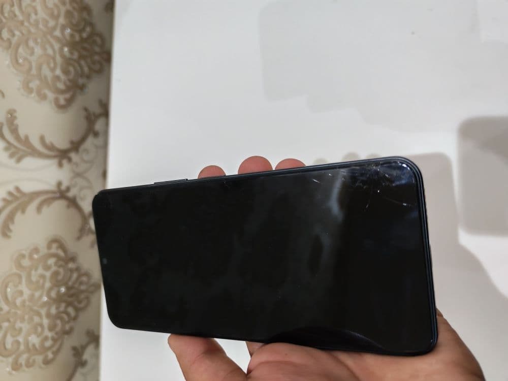 Sotladi vivo y17s — 3