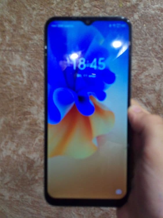 Телефон spark Tecno — 2