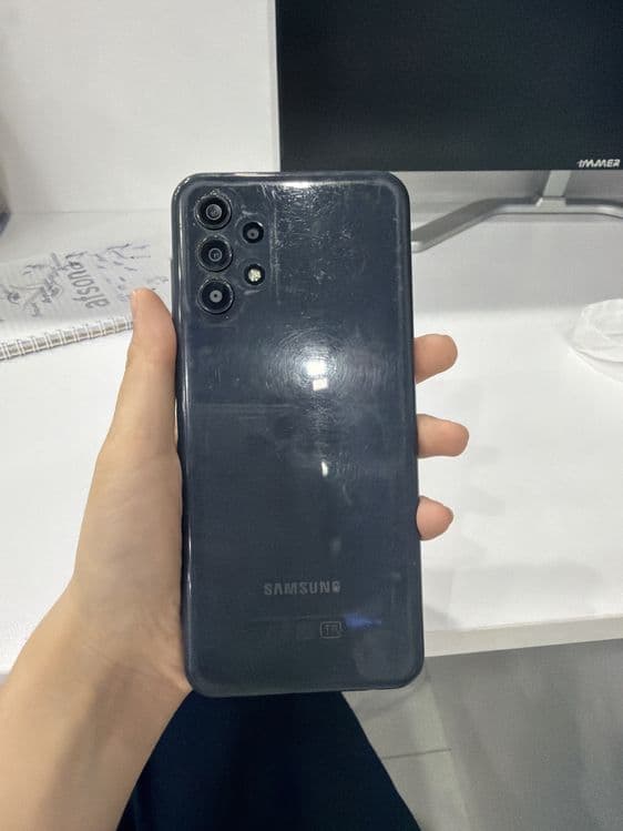 Samsung  Galaxy A13 — 3
