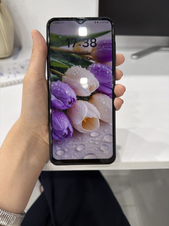 Samsung  Galaxy A13 — 4