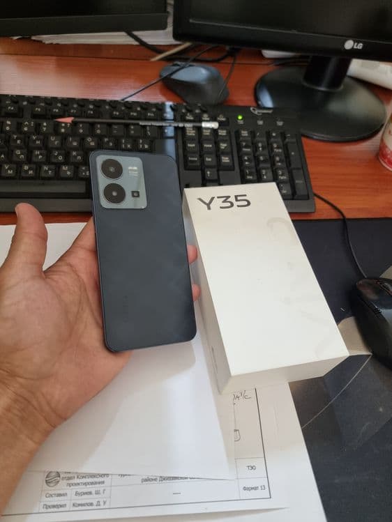 Vivo Y35 5G 128gb iwlawi zur aybi yuq tozza telefon — 2