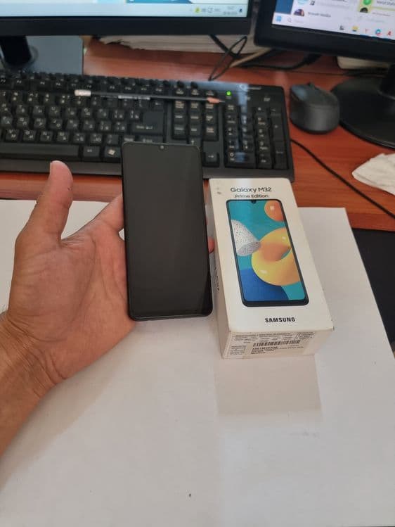 Samsung M32 6/128gb iwlawi zur aybi yuq tozza telefon — 3