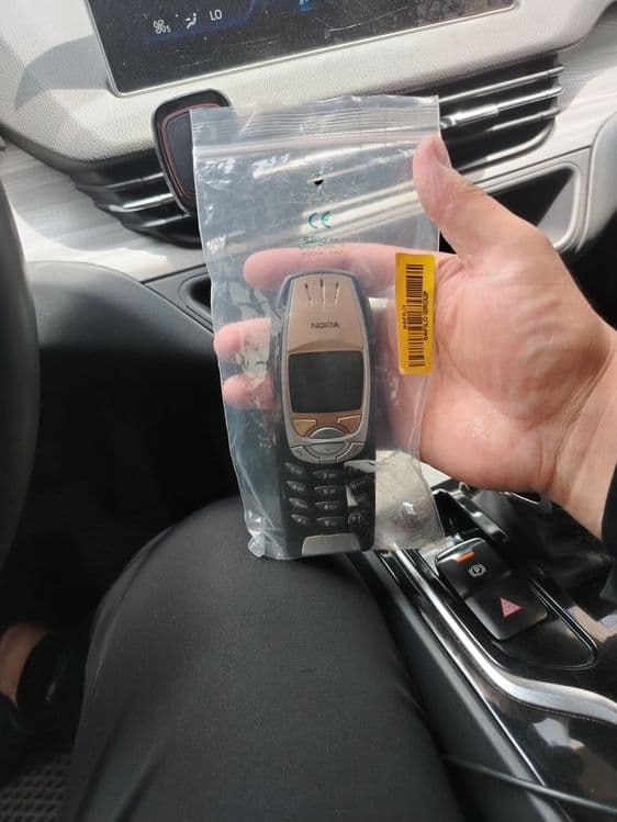 Nokia 6310i sotiladi