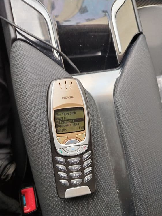 Nokia 6310i sotiladi — 3