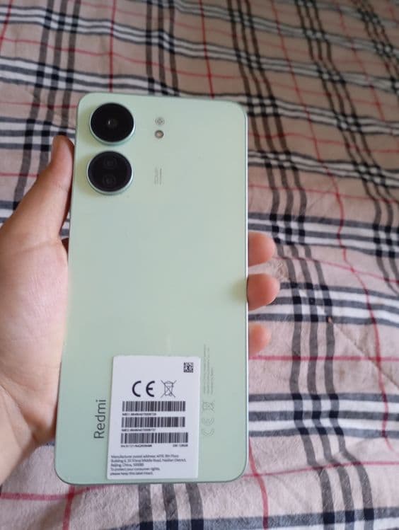 REDMI 13C xotirasi 6/128     yili 2024 dekabr — 1