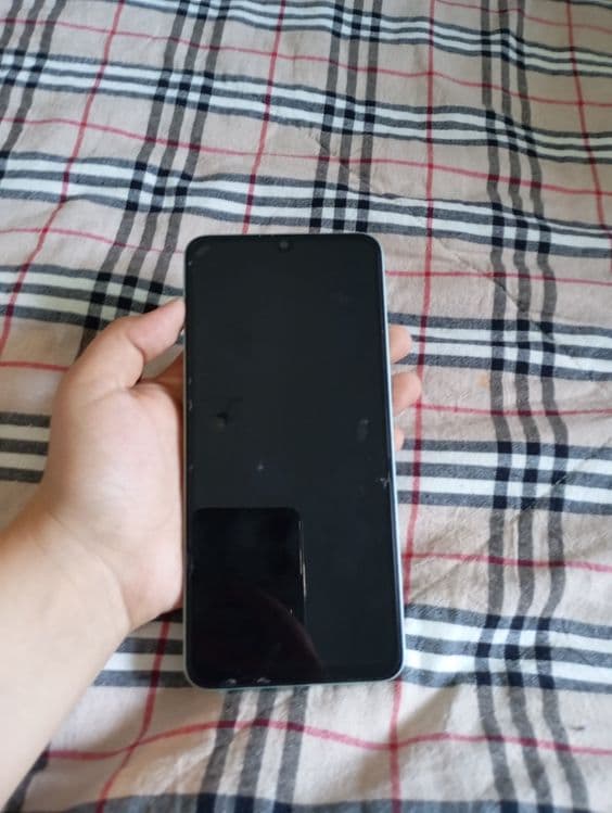 REDMI 13C xotirasi 6/128     yili 2024 dekabr — 3