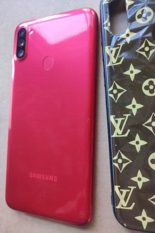 Samsung yaxshi tel ishlashi yaxshi — 1