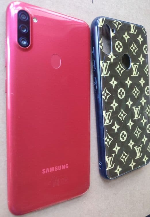 Samsung yaxshi tel ishlashi yaxshi — 3