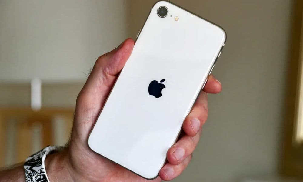 Iphone se 2020 obmenam bor — 1