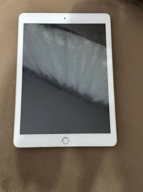 IPad 5 gold  ( 32 g ] — 3