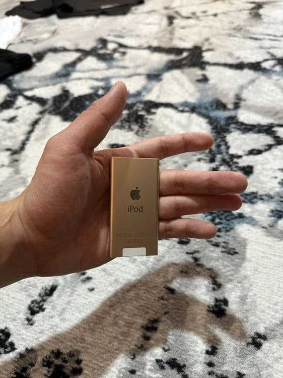Apple iPod nano 7th Generation (2015) — 1