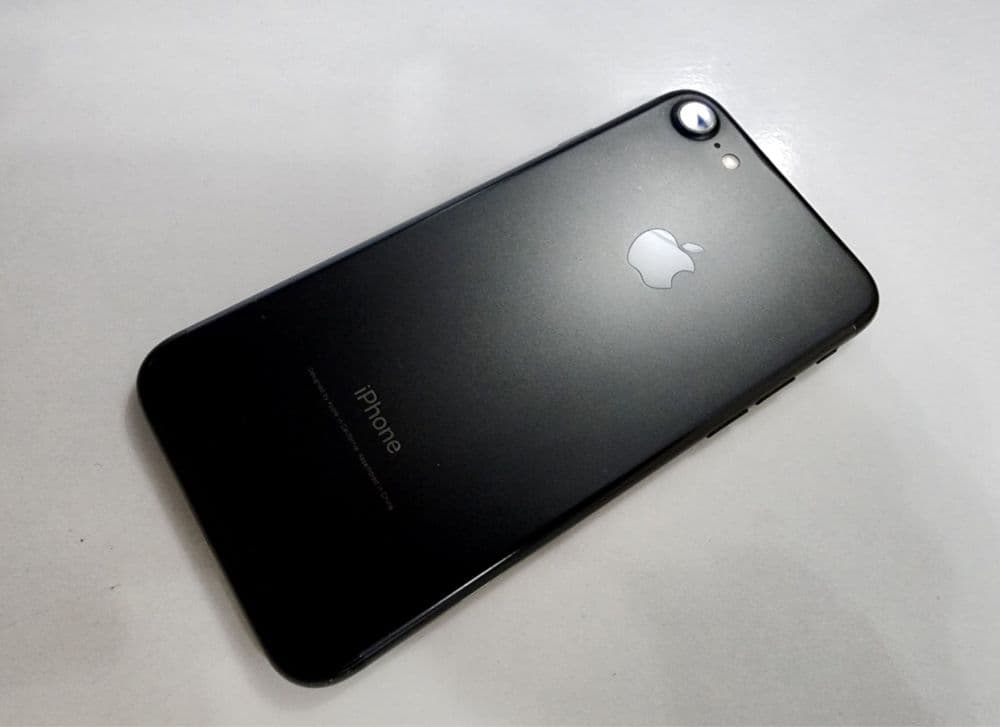 Продажа Iphone 7 / 128гб Ориг батарея держит 72% пару чехлоф в Подарок — 1