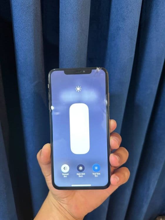 Iphone Xs Max 72%Yomkos 64Gb — 3