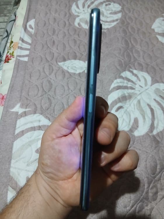 Srochna Poco F3 telefoni sotiladi. — 4