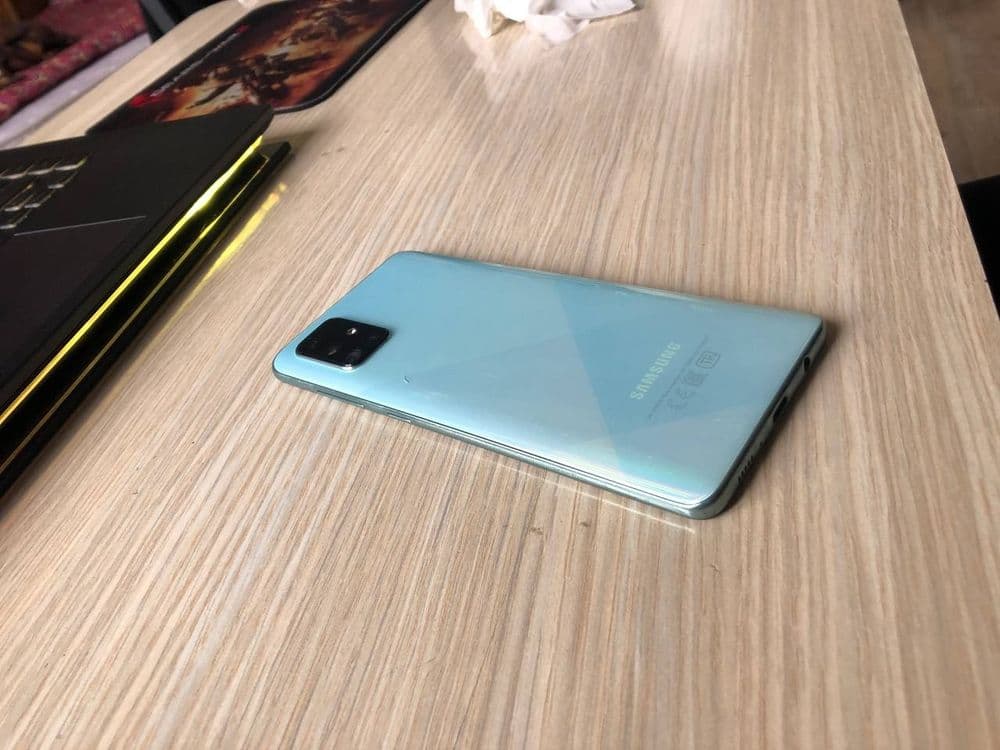 Samsung galaxy A71 — 8
