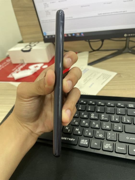 Samsung S20 FE  6/128 — 5