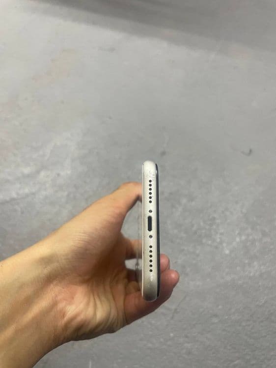 iphone 11 128GB — 4