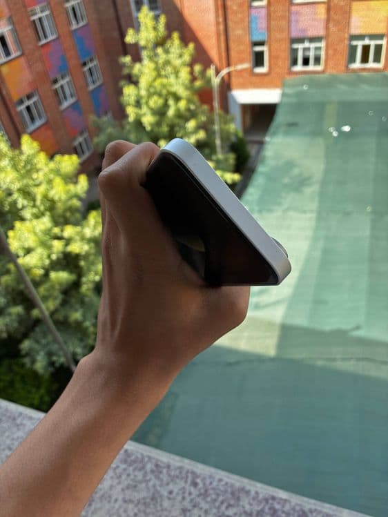 iPhone Xr (17 pro korpusda) 128gb 100% Kh/A — 6