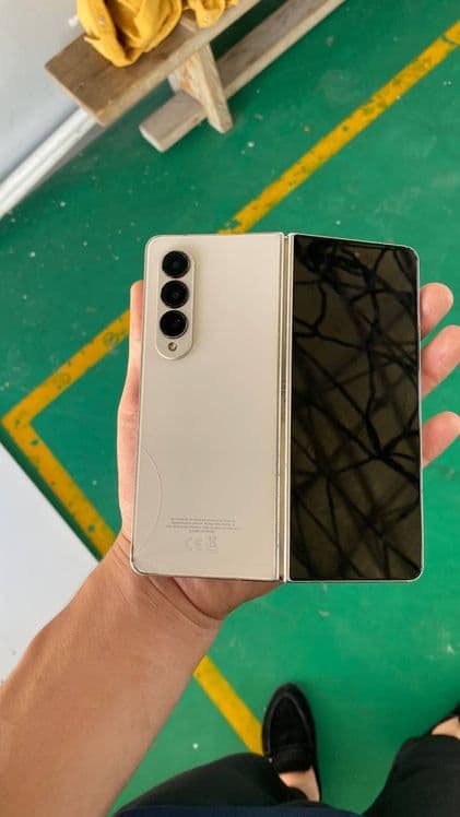 Samsung z fold 4 — 3
