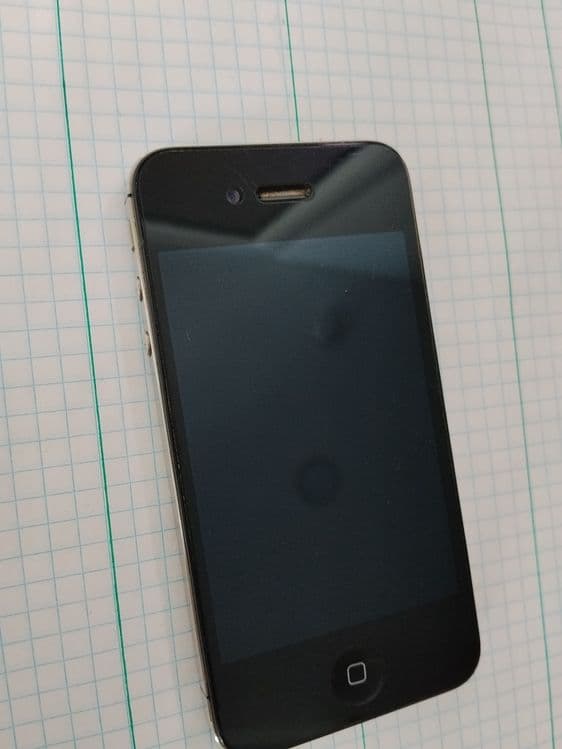 iPhone 4s 16g всё родное без коробки БУЛИШ — 1
