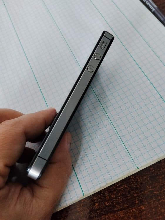 iPhone 4s 16g всё родное без коробки БУЛИШ — 3