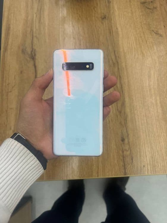 Samsung s10  sotiladi — 2