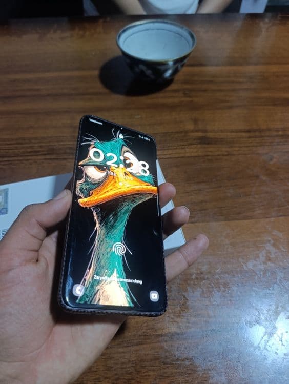 Samsung Galaxy S20 — 2