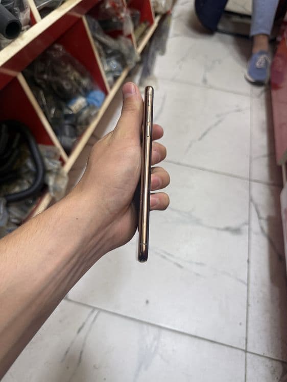 Iphone xs max 64 — 4