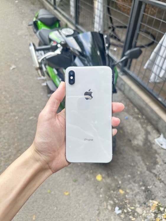 iPhone XS Max срочна прадаетсия — 2
