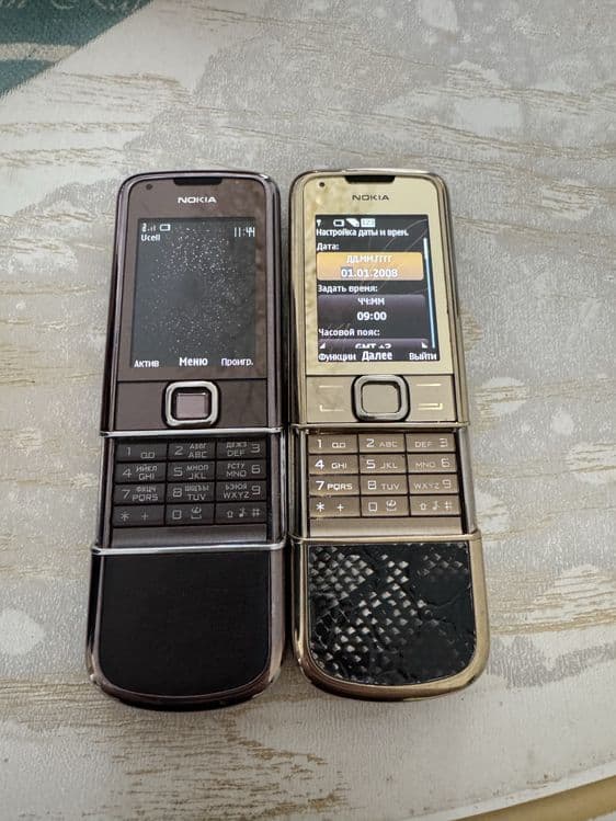 Nokia 8800 sapfire carbon art — 1