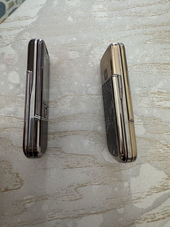 Nokia 8800 sapfire carbon art — 3