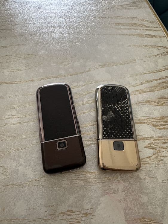 Nokia 8800 sapfire carbon art — 4