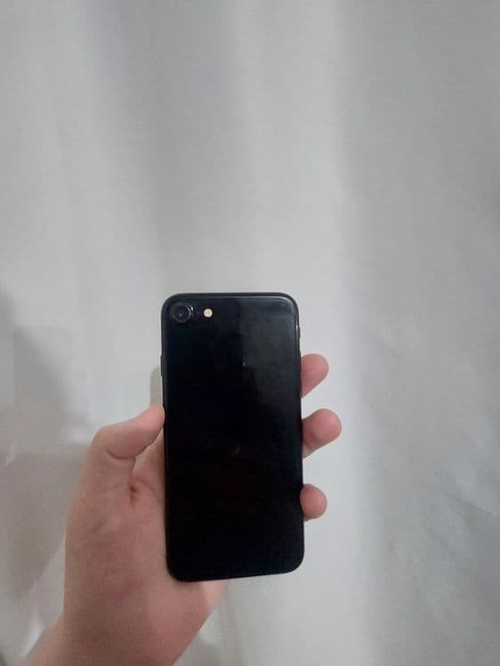Telefon iPhone 7 — 1
