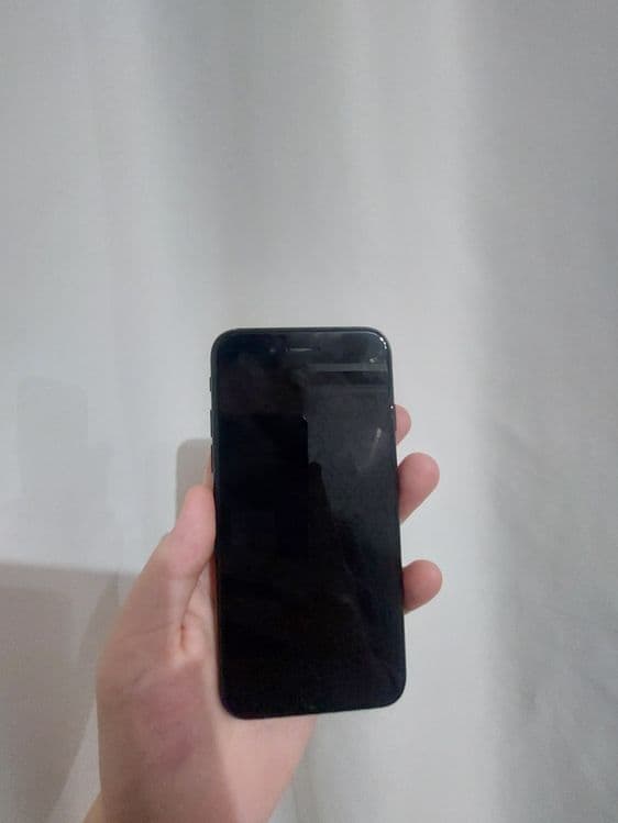 Telefon iPhone 7 — 2