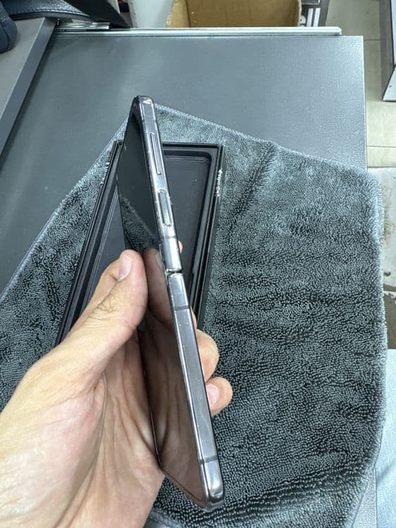 Samsung galaxy Z flip 4 vietnam — 3