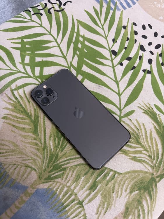 Iphone 11 pro holati ideal ochilmagan 64gb 72% — 2