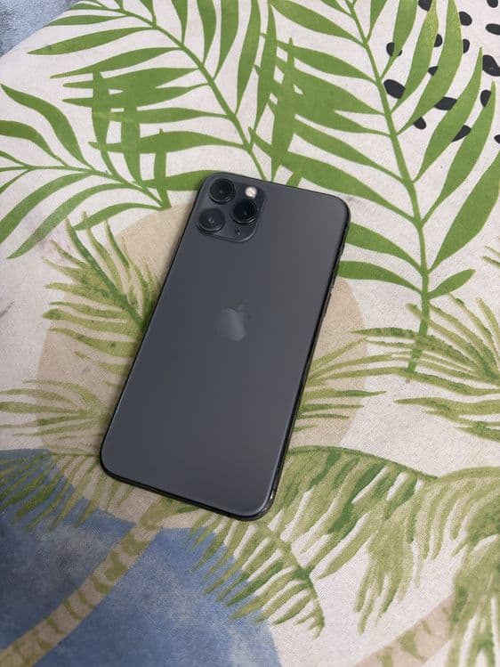 Iphone 11 pro holati ideal ochilmagan 64gb 72% — 3