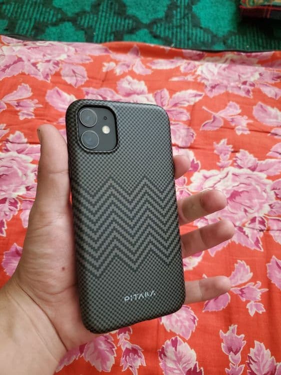 Iphone 11 rangi qora — 4