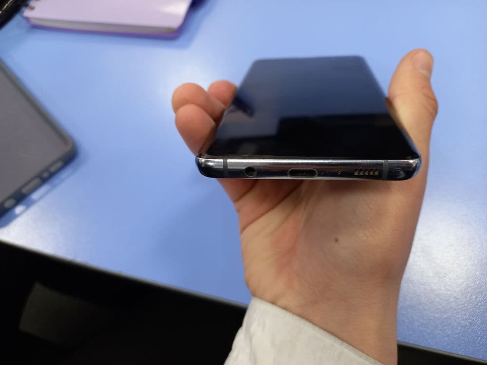 Samsung s10plyus5g — 3