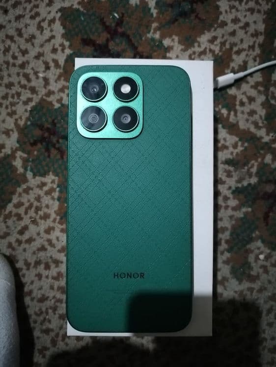 Xonor x8b 8+8/256 — 1