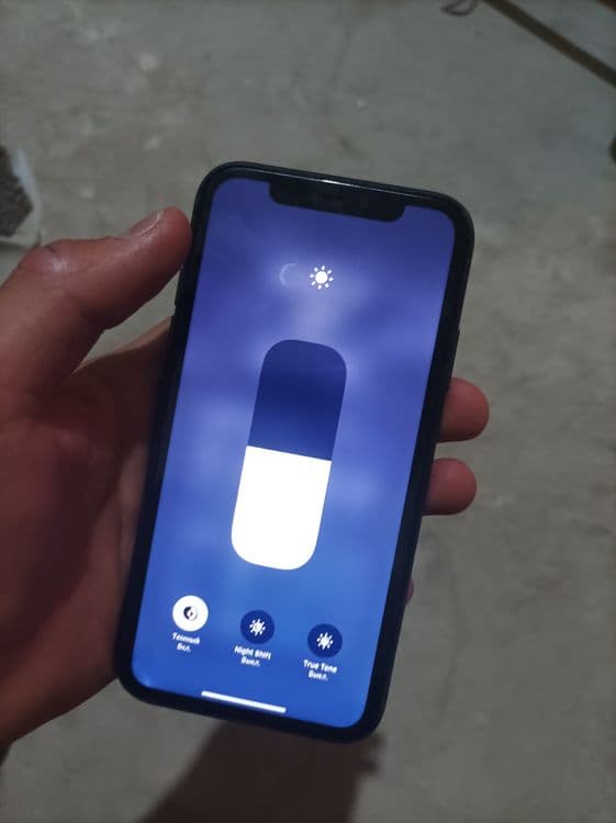Iphone 11 qora 64gb — 7